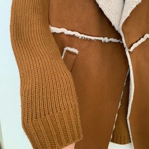 Camel beige cardigan with fur